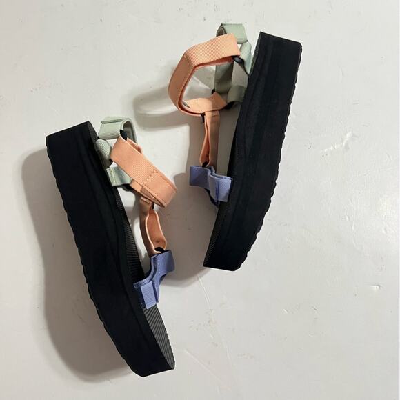 TEVA Flatform Universal Sandals - Sherbet Size 9 - Picture 11 of 14